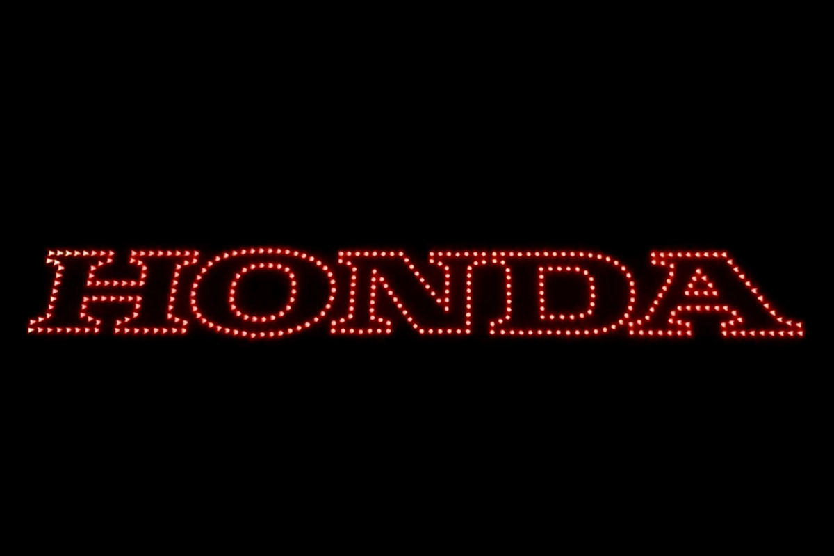 pic_honda-droneshow02.jpg