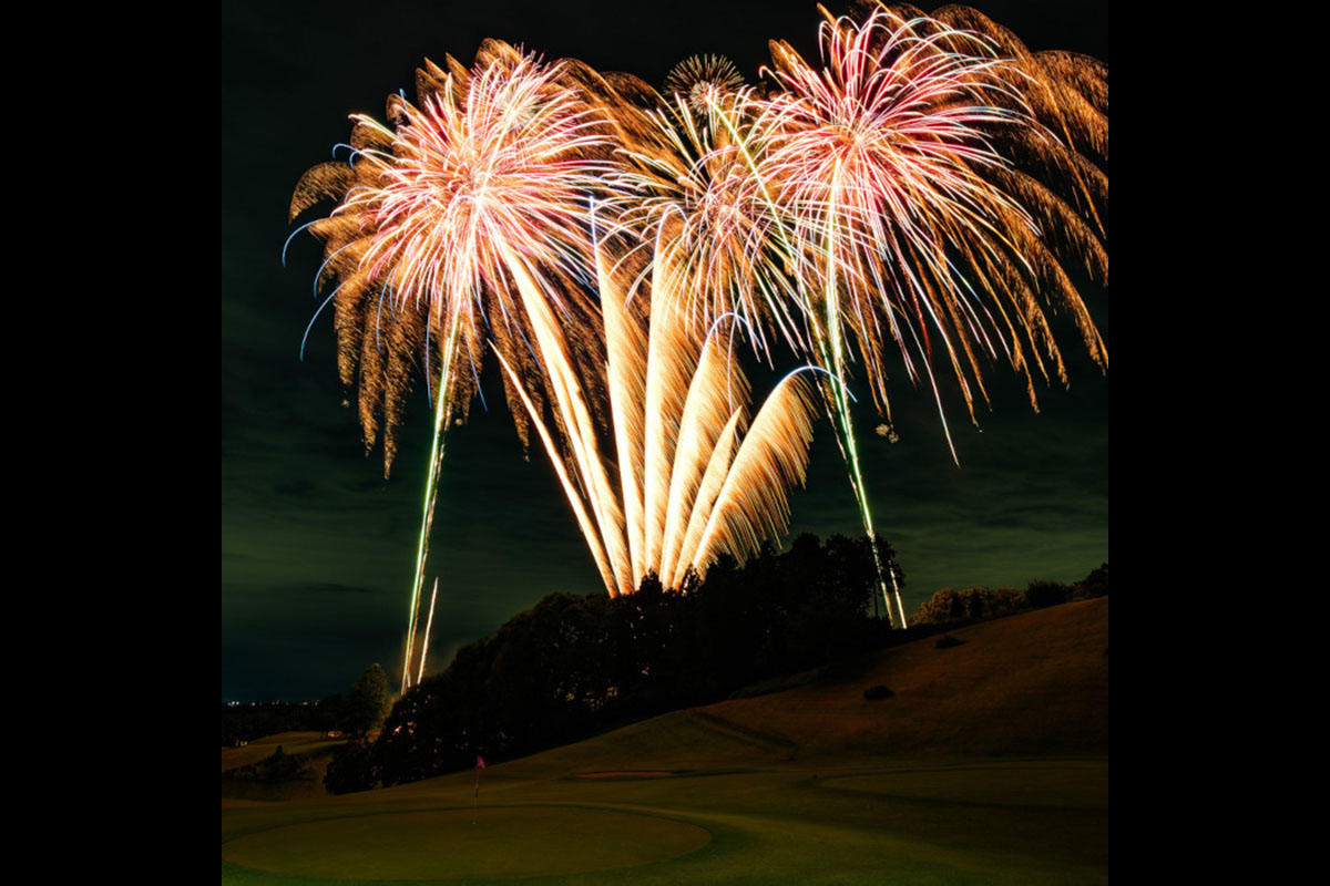 鹿沼72カントリークラブの花火「鹿沼を彩る一尺玉2026」ゴルフ場フェアウェイから約千発打ち上げ　5月30日開催決定