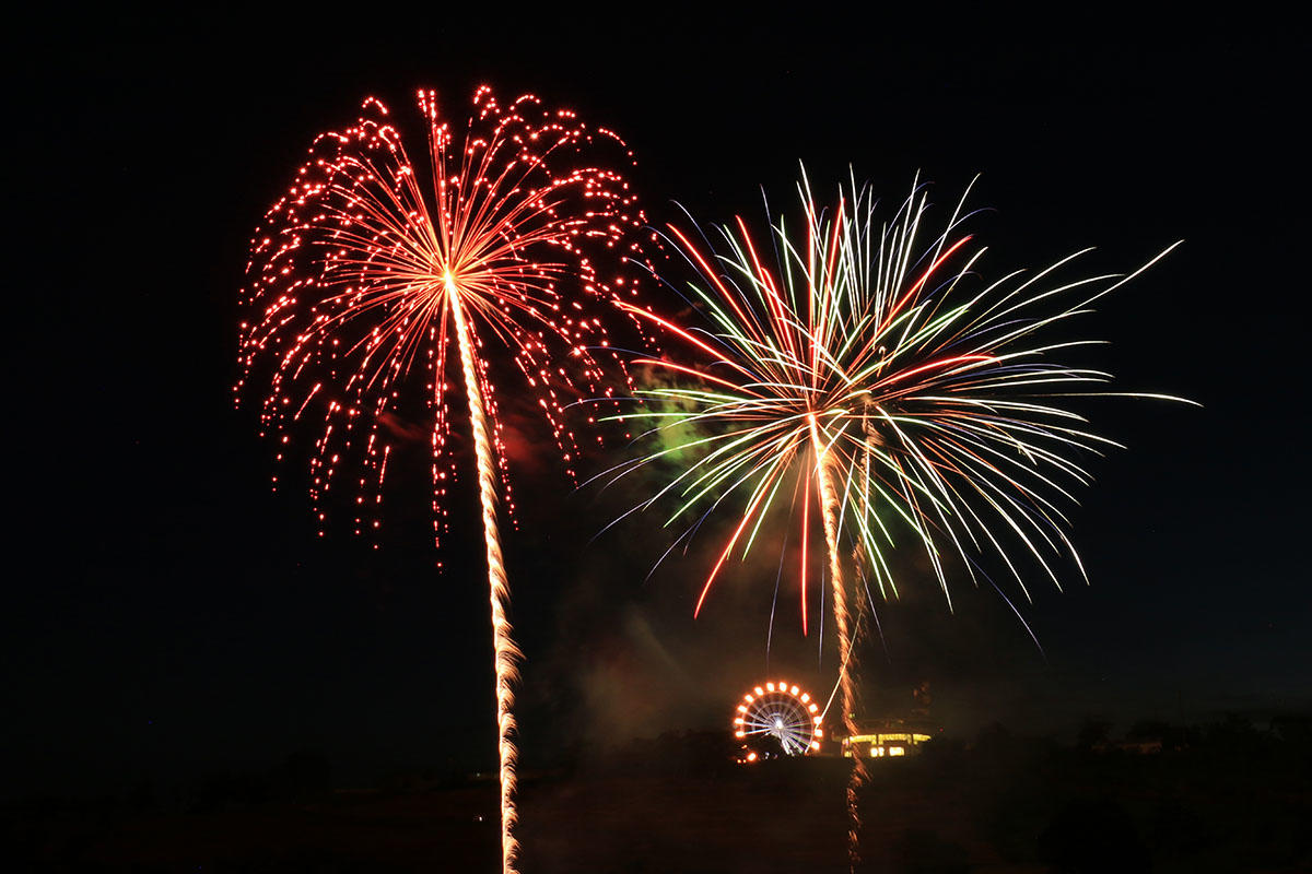 マザー牧場「サマーナイトファーム2026」打ち上げ花火で夏の夜を演出