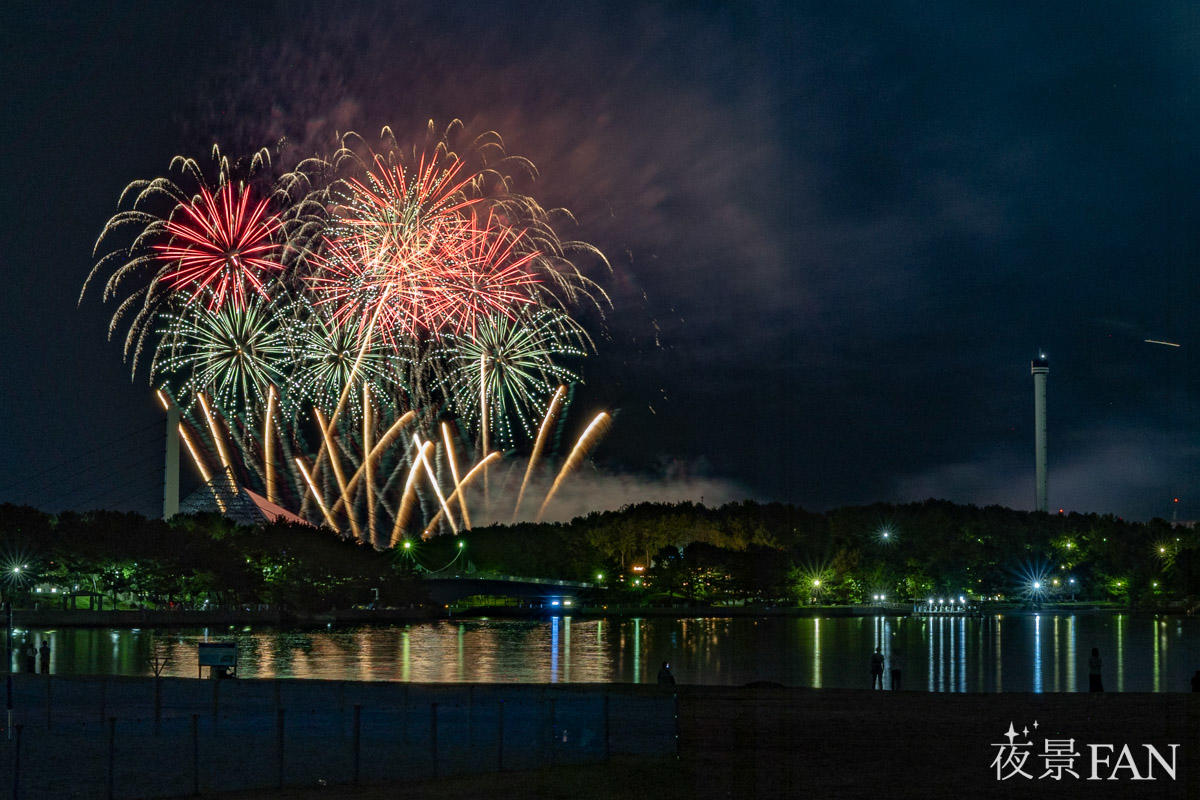 横浜・八景島シーパラダイス「花火シンフォニア」を海の公園から撮影　9月22日の打ち上げレポート