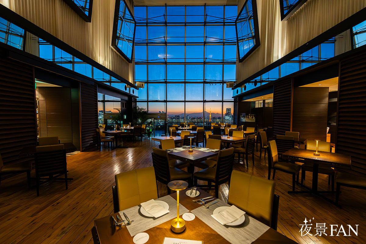 pic_restaurantluke-skyterrace03.jpg